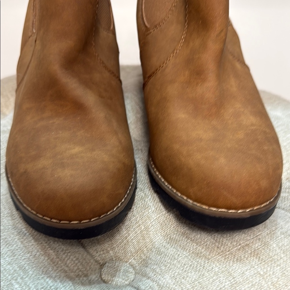 Universal Thread Tan Wedge Shoes - Picture 2 of 8